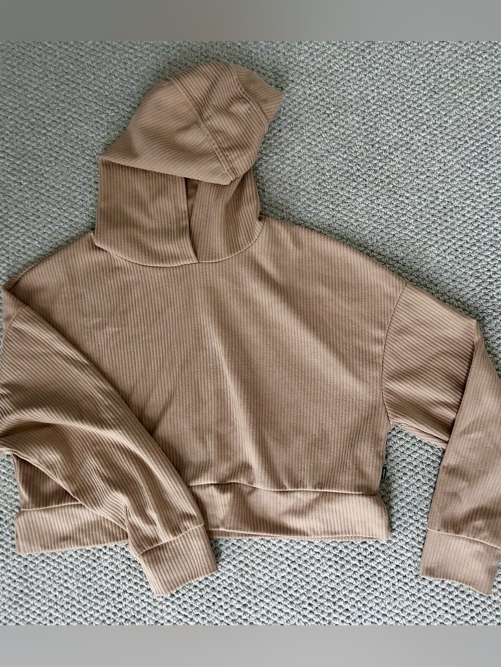 Mondetta Cropped Hoodie in Beige